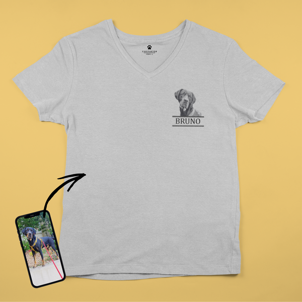 V nyakú póló - Mellkas fekete-fehér kép - Saját fotóval